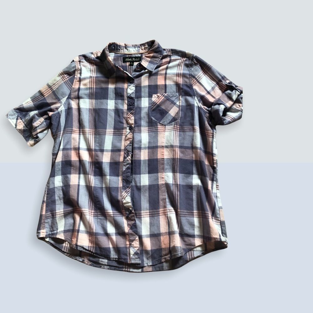 North River outfitters plaid L button up  SS shirt